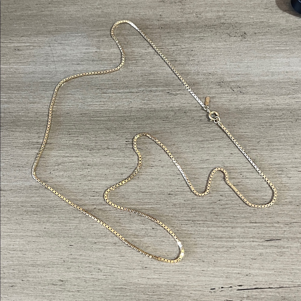 VINTAGE MONET BOX CHAIN GOLD TONE NECKLACE - Picture 5 of 8